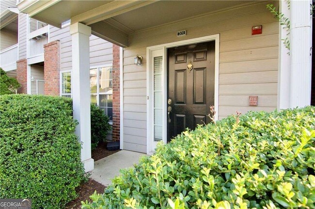 Building Photo - 701 Vinings Forest Ln