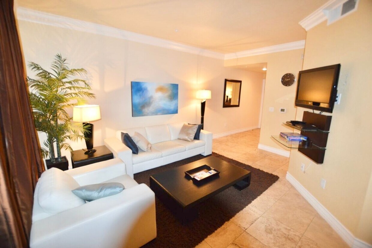 Foto principal - Meridian Luxury 1 Bed/1Bath Condo in Resort Style Community.