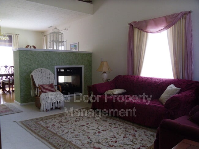 Building Photo - 679 Mountain Pine Dr