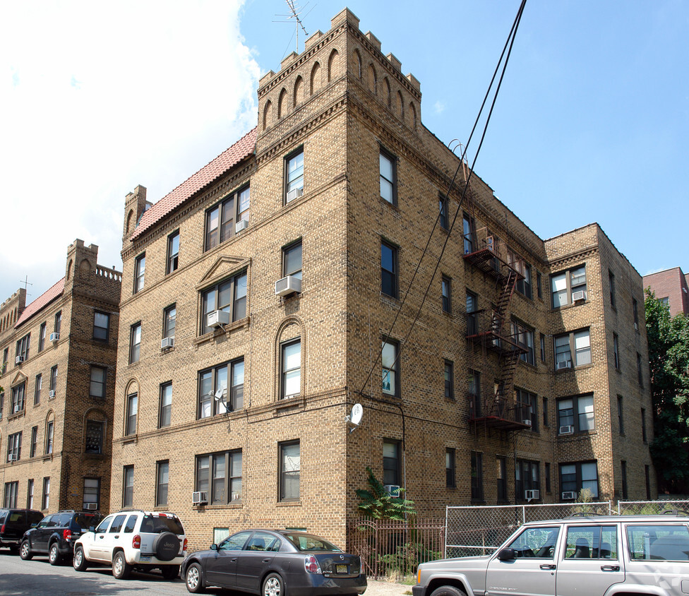 Building Photo - 150 37th St