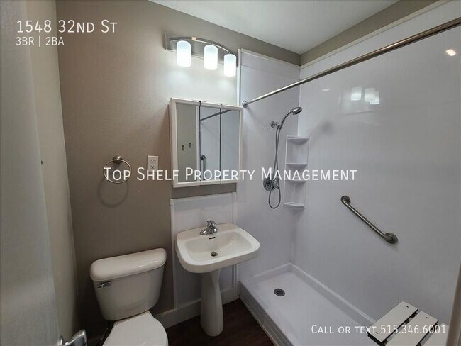 Building Photo - 1548 32nd St
