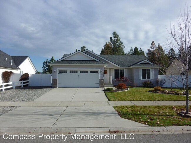 Building Photo - 3 br, 2 bath House - 10174 N Hubble St.