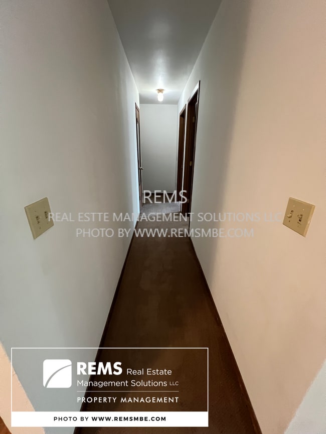 Building Photo - 544 E Slifer St