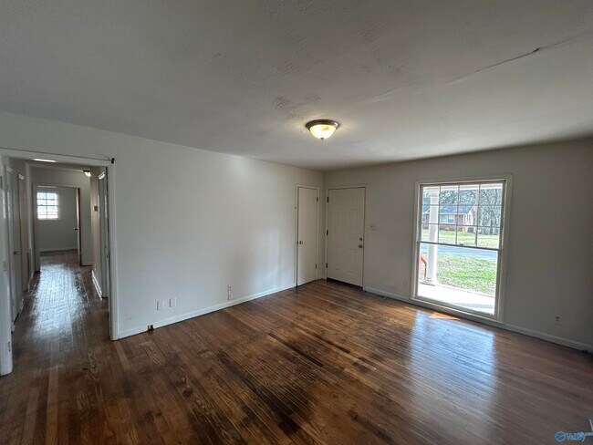 Foto del edificio - 603 Hal St NW