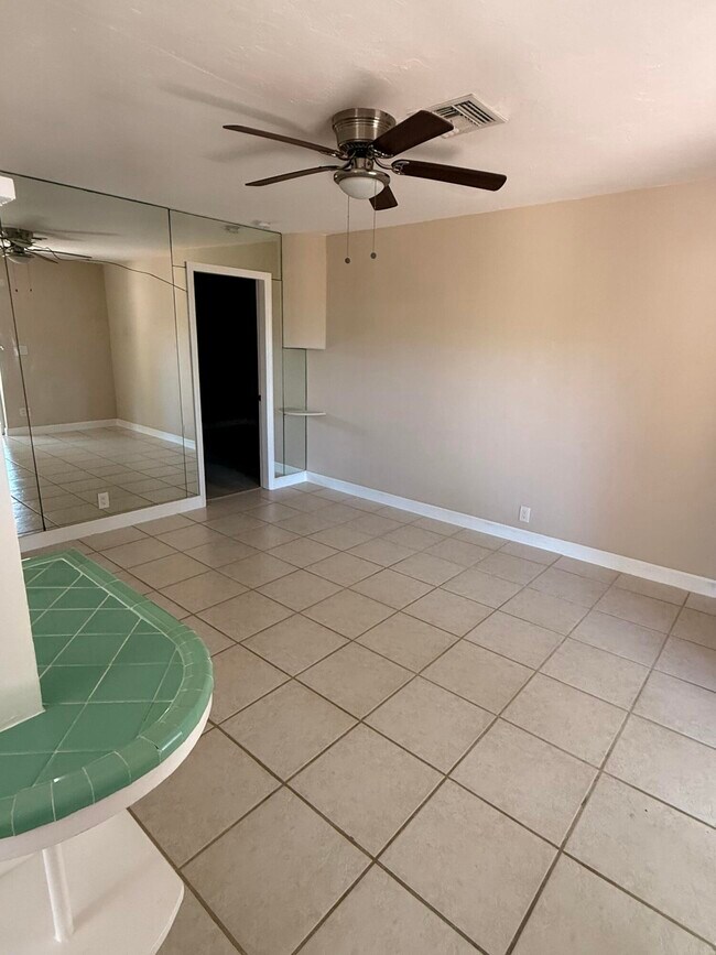 Foto del edificio - 3208 NE 8th Ct