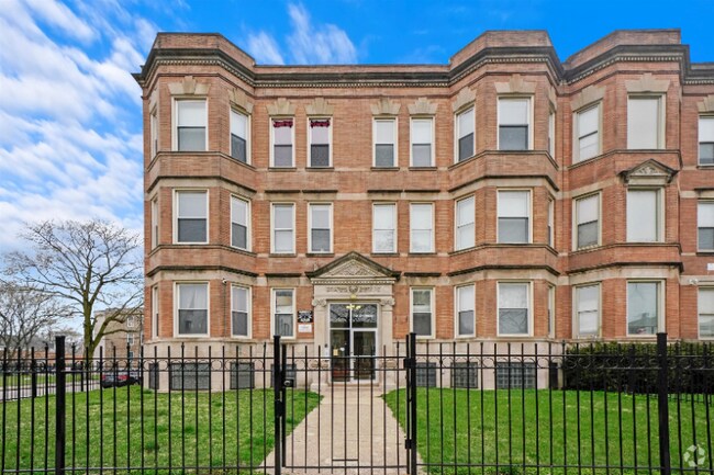 Building Photo - 7152 S Emerald Ave