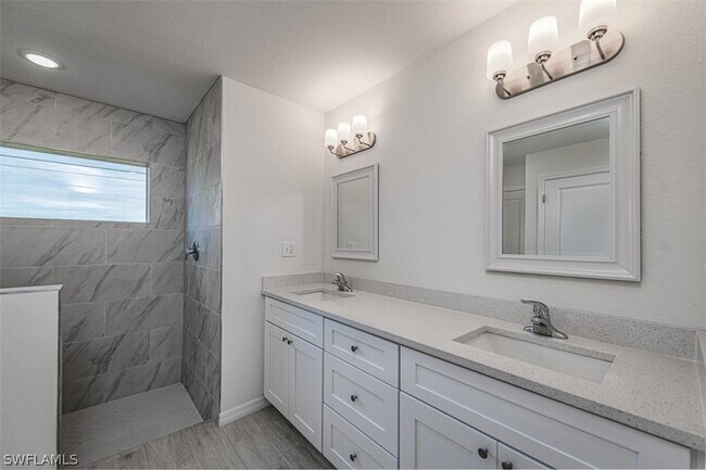 Foto del edificio - 104 NW 28th Ct