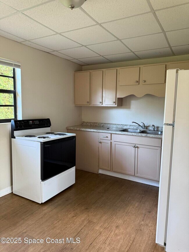 Foto del edificio - 120 Laurel Oak St