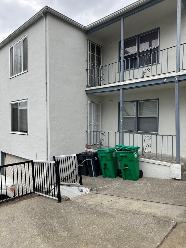 Primary Photo - 2019 167th Ave