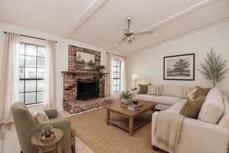 Building Photo - 702 Tara Plantation Dr