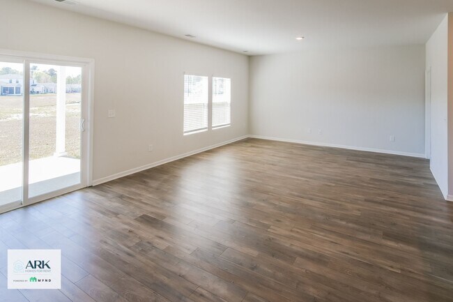 Building Photo - 700 Watercliff Dr