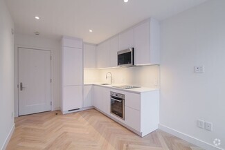 Building Photo - 590 Av. Outremont