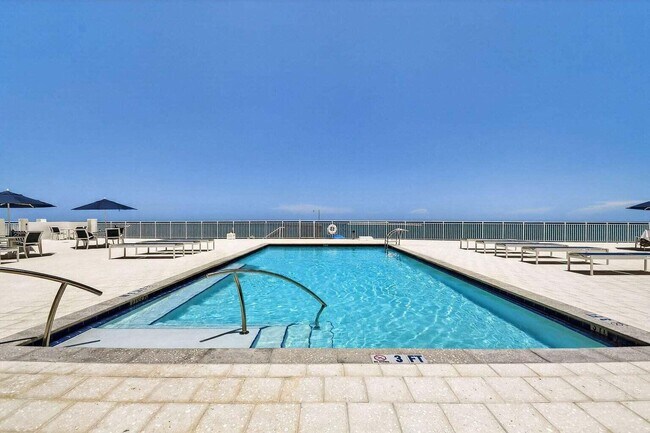 Foto del edificio - 4511 S Ocean Blvd