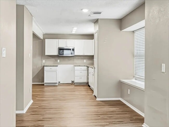 Building Photo - 1111 Brewer Dr