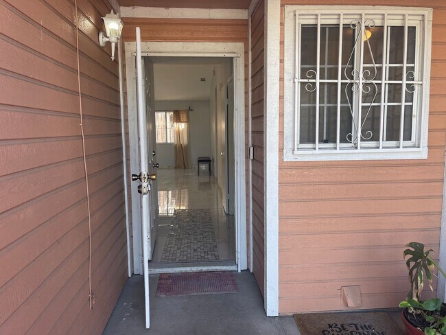 Foto del edificio - First Month Free!! 3-Bedroom Home