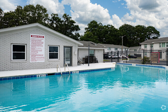 Pool - Savan Pointe