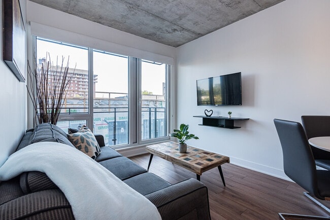 Photo du bâtiment - 1635 Rue St-Hubert