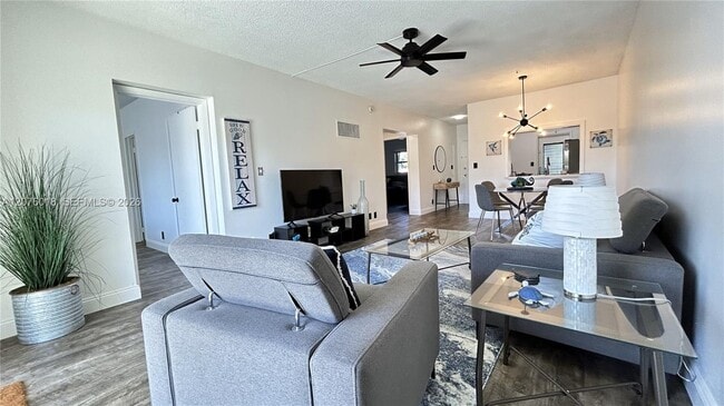 Building Photo - 4117 Bougainvilla Dr