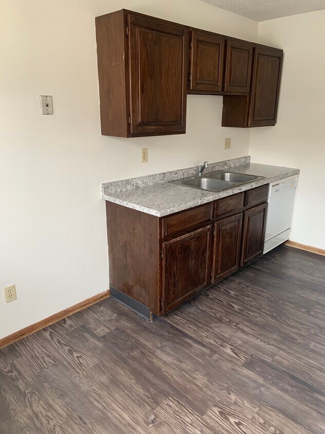 Foto principal - 537 5th St E