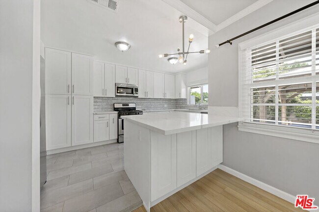 Building Photo - 10731 Gothic Ave