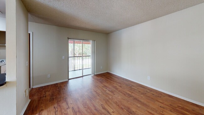 Interior Photo - Alafaya Woods