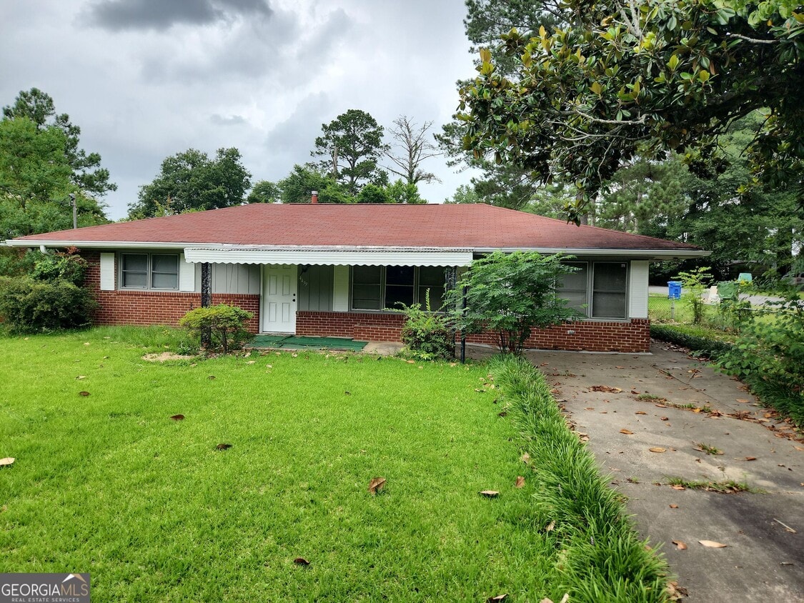 Primary Photo - 4499 Childress St
