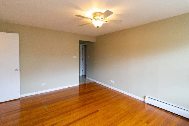 Foto del edificio - 8810 S Cottage Grove Ave