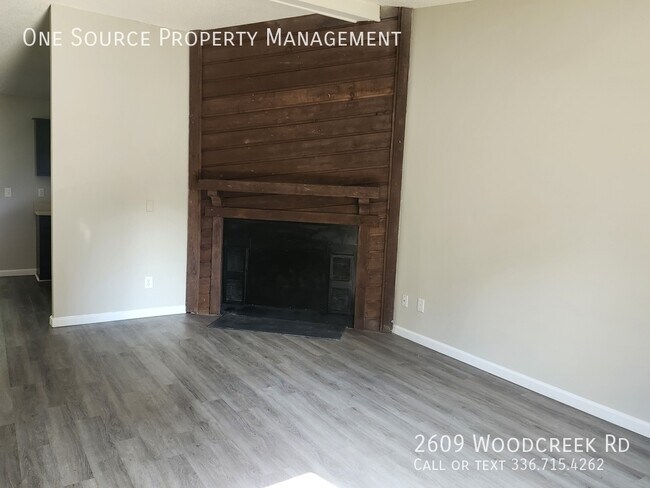 Foto del edificio - 2609 Woodcreek Rd