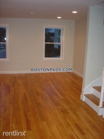 Building Photo - 1019 Tremont St