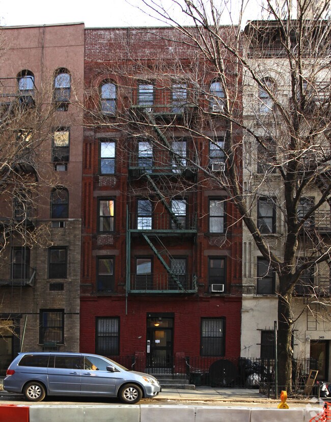 Building Photo - 343 E 92nd St
