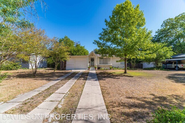 Building Photo - 3 br, 2 bath House - 447 Harmon Dr