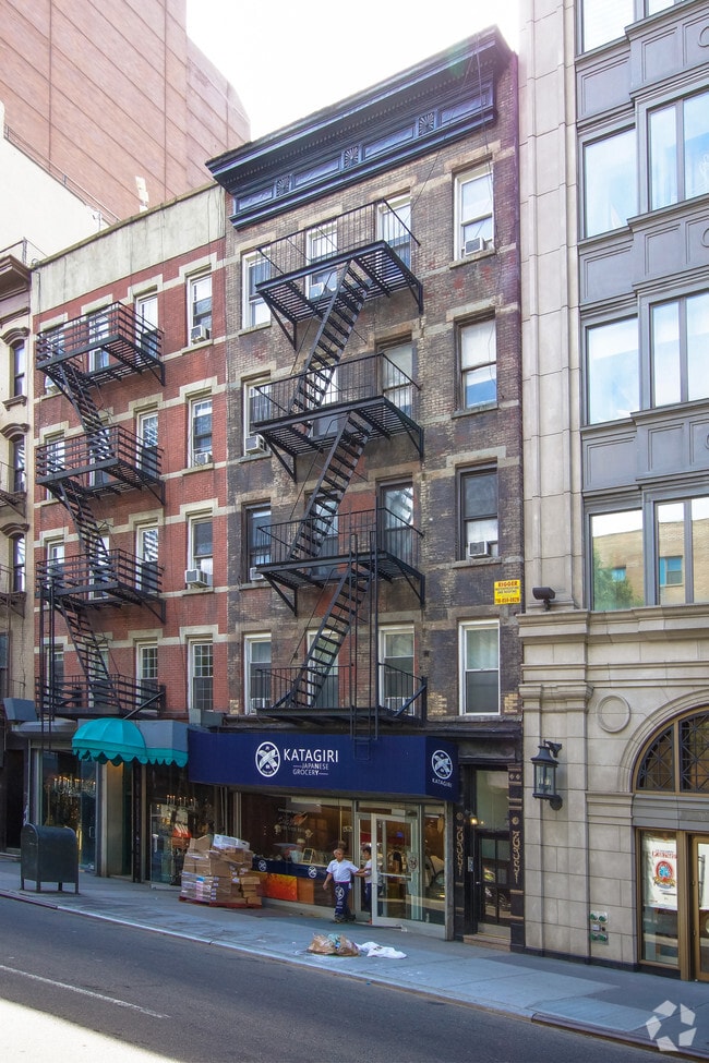 Building Photo - 224 E 59th St