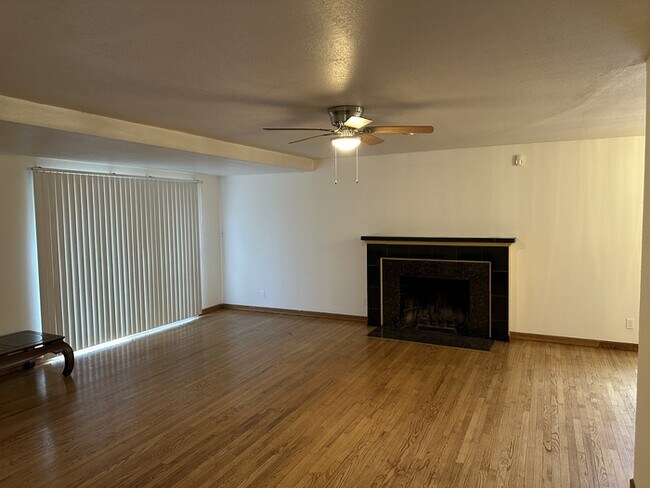Building Photo - Stockton 3 Bedroom 2 Bathroom Home