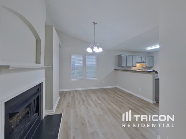 Building Photo - 628 Fairgreen Trail