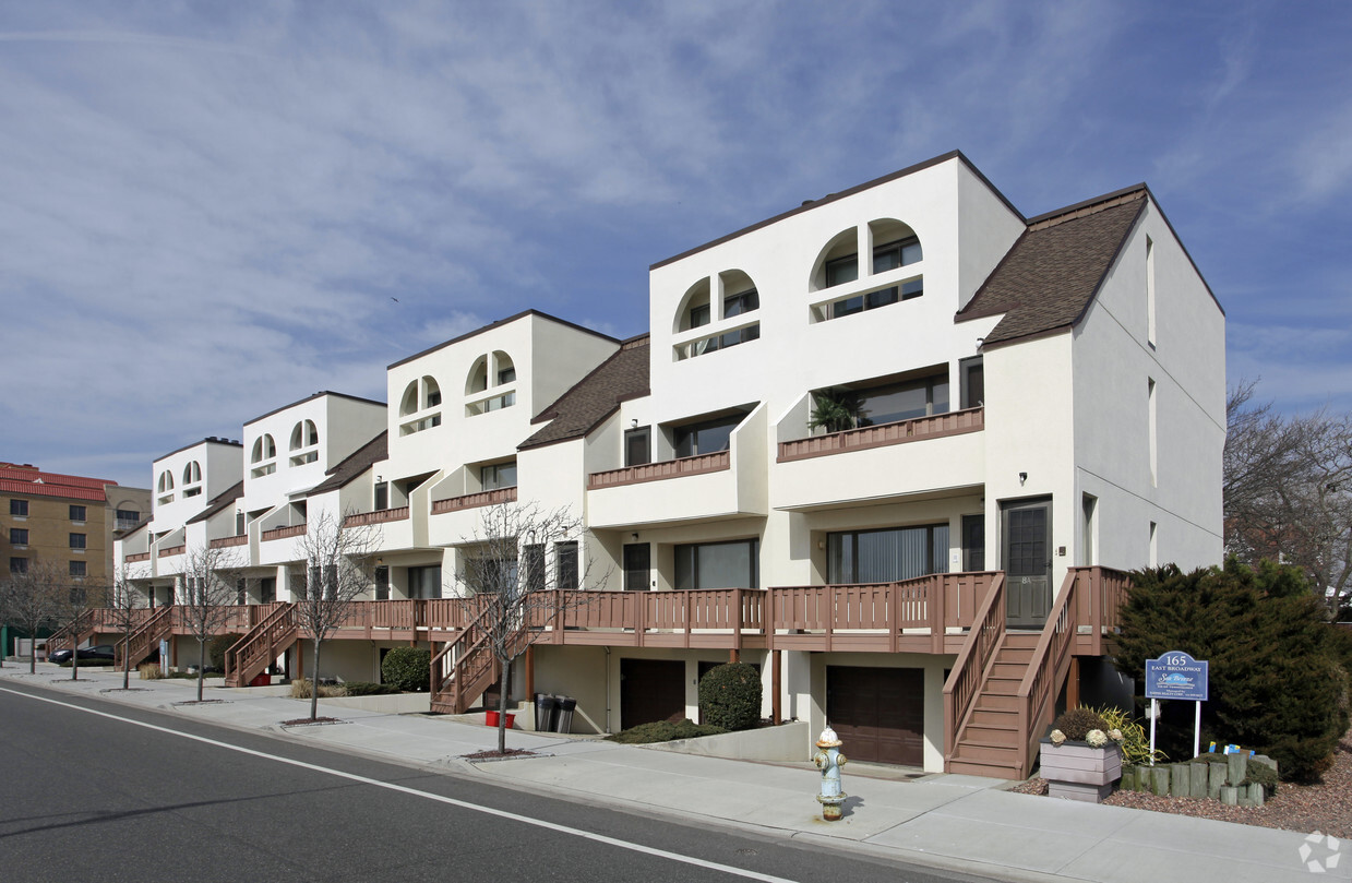 Primary Photo - Sea Breeze Town Houses Owners, Inc.