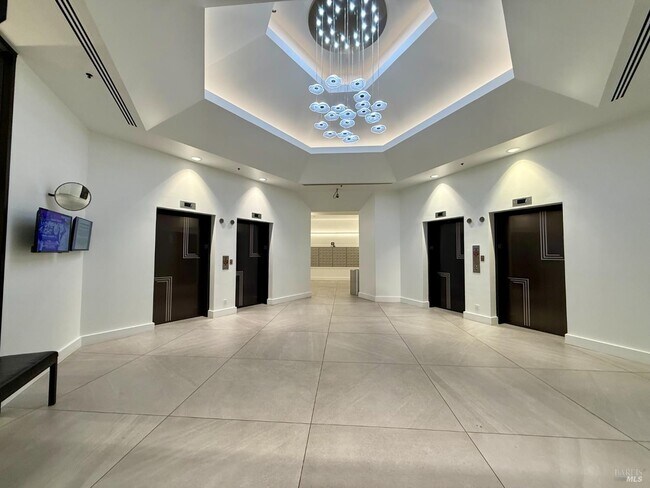 Foto del edificio - 6363 Christie Ave