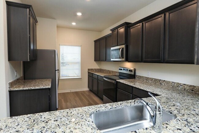 Building Photo - 20722 Nala Bear Dr