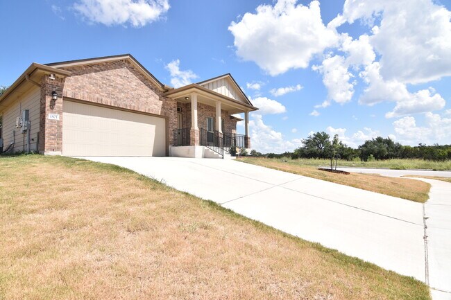 Building Photo - 1801 Cow House Ct
