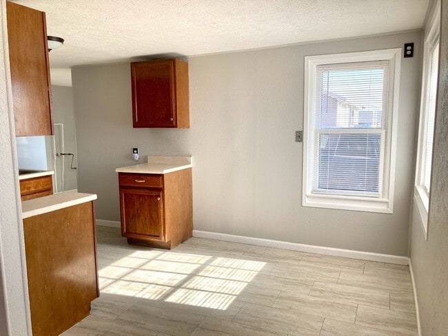 Building Photo - Single Family Home for Rent in Dodge City