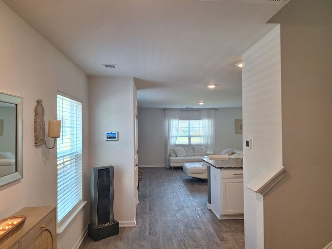 Foto del edificio - Wonderful Four Bedroom Home Located in the...