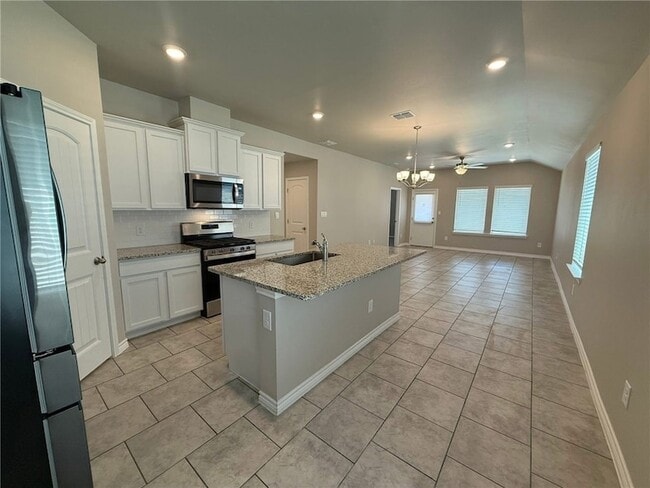 Foto del edificio - 7637 Bullrider Dr