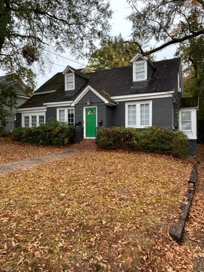 Building Photo - 3407-AB N State St