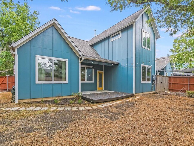 Building Photo - 5001 Sunset Trail