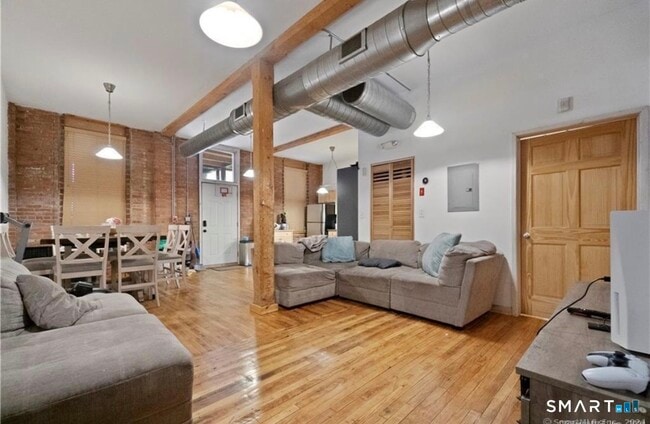 Building Photo - 325 Lafayette St