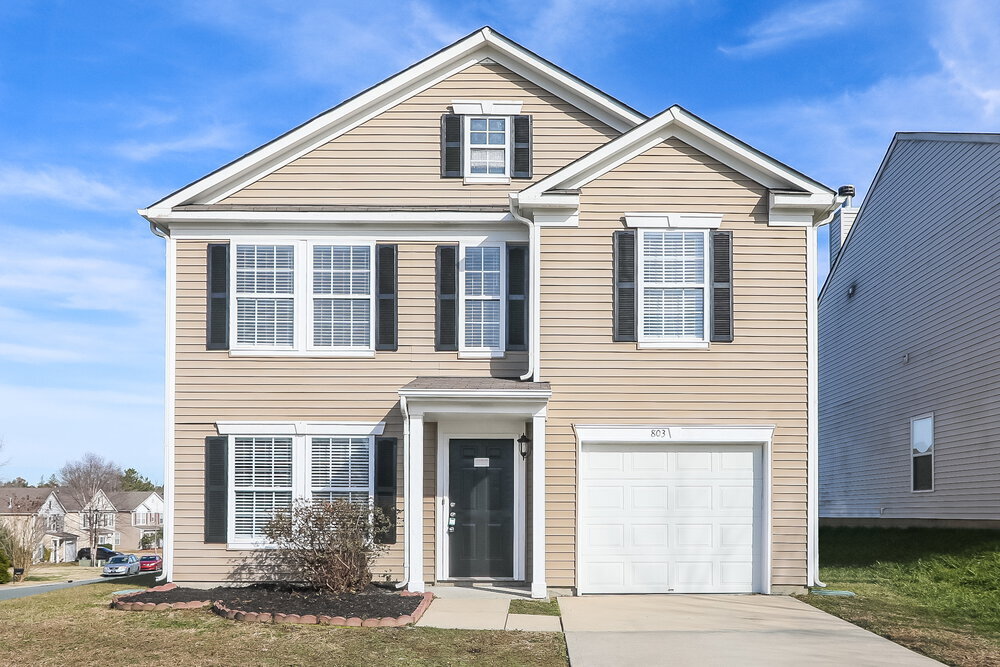 Foto principal - 803 Chastain Ave