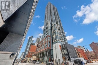 Building Photo - 108 Peter St