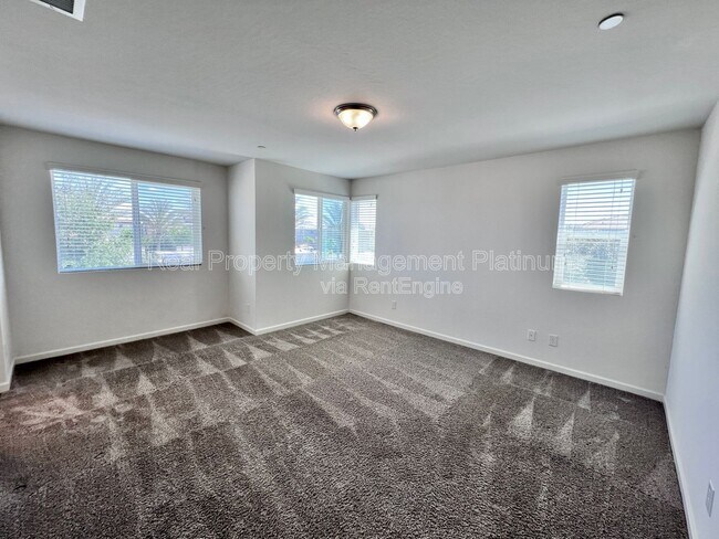 Foto del edificio - 2038 N Perry Ln