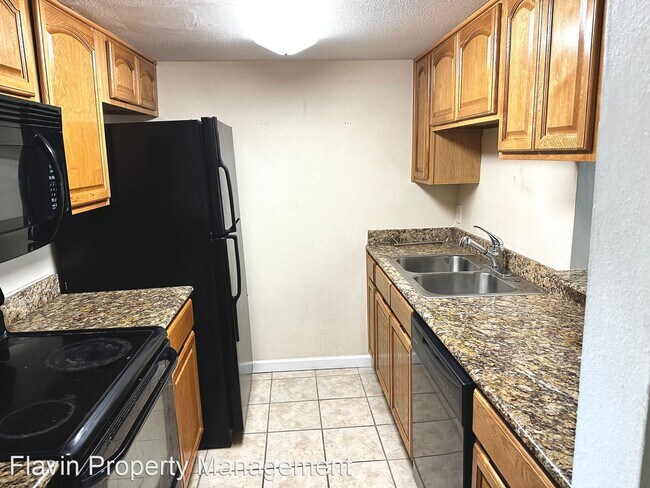 Building Photo - 2 br, 2.5 bath House - 10280 W. Winston Av...