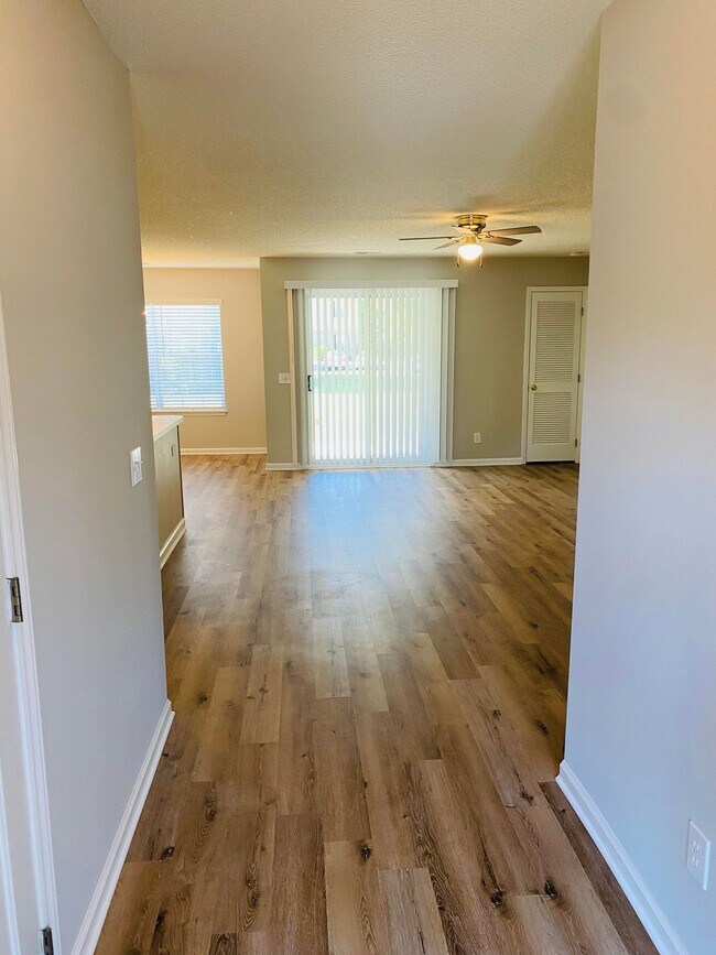 Foto del edificio - 2918 Mulberry Ln