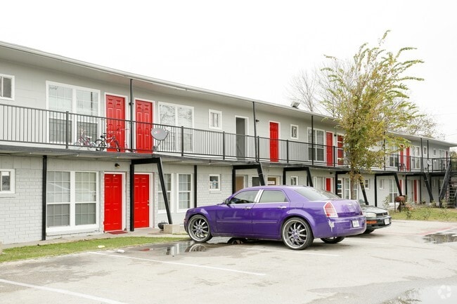 Building Photo - Golfcrest Apartments